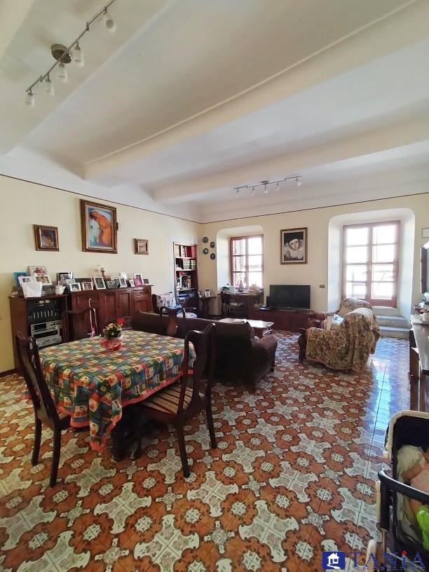 Vendita Esavani, Carrara foto