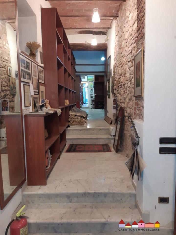 Vendita Quadrivani, Carrara foto