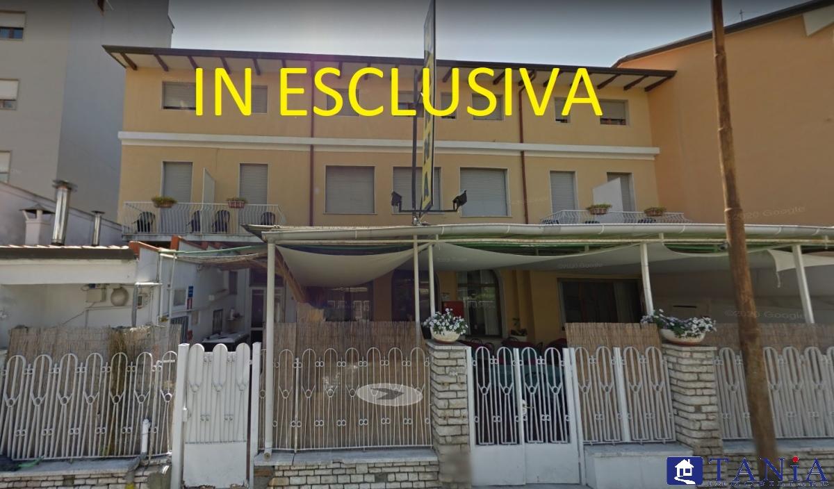 Vendita Locali commerciali, Carrara foto