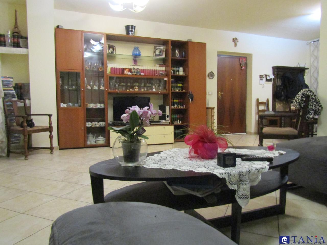 Vendita Esavani, Carrara foto