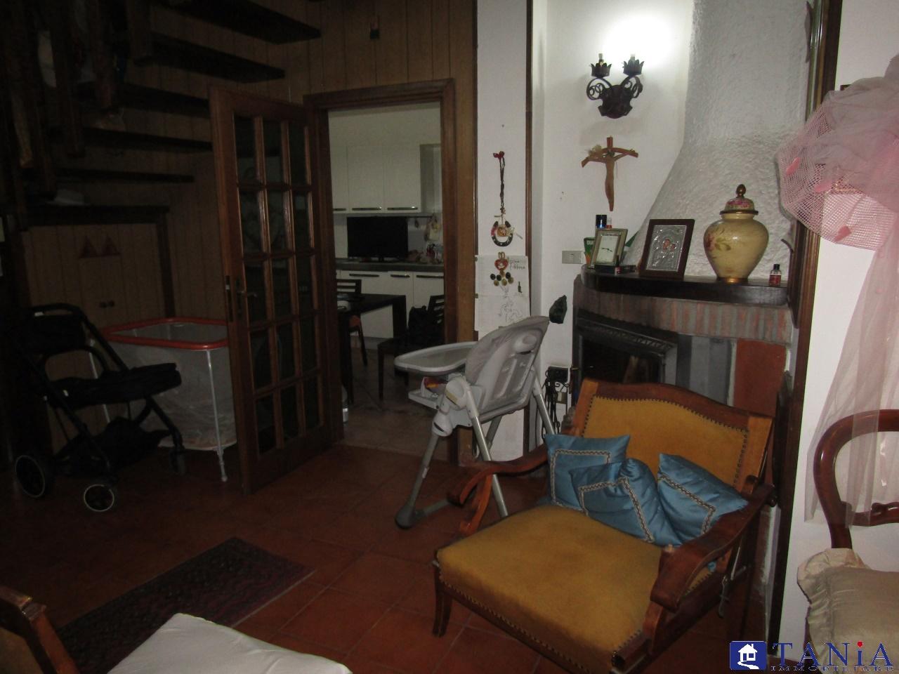 Vendita Quadrivani, Carrara foto
