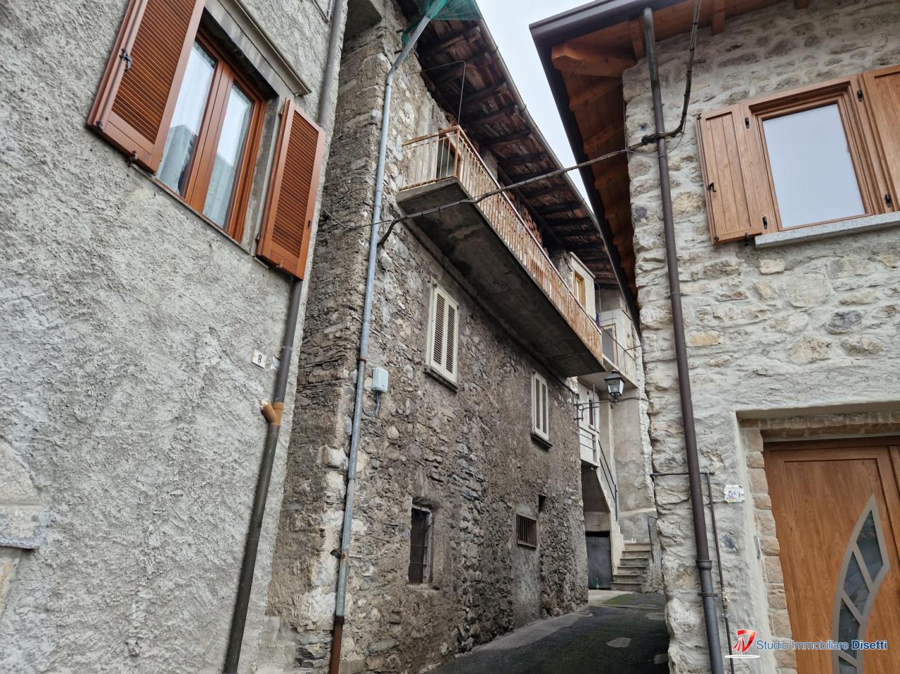 Vendita Eptavani, Cerveno foto