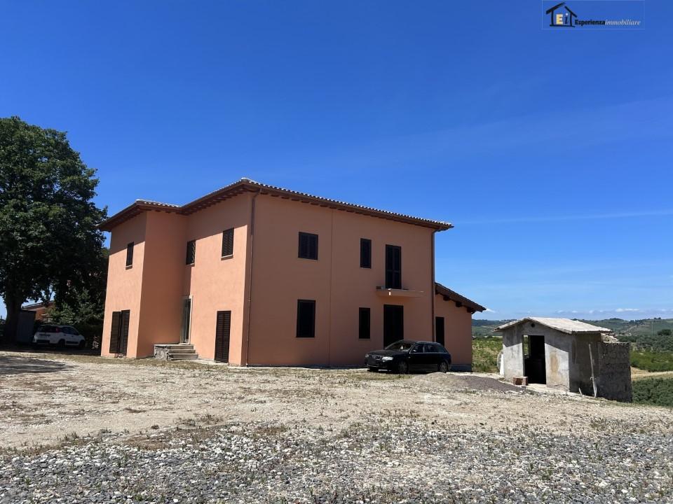 Vendita Quadrivani, Montopoli di Sabina foto
