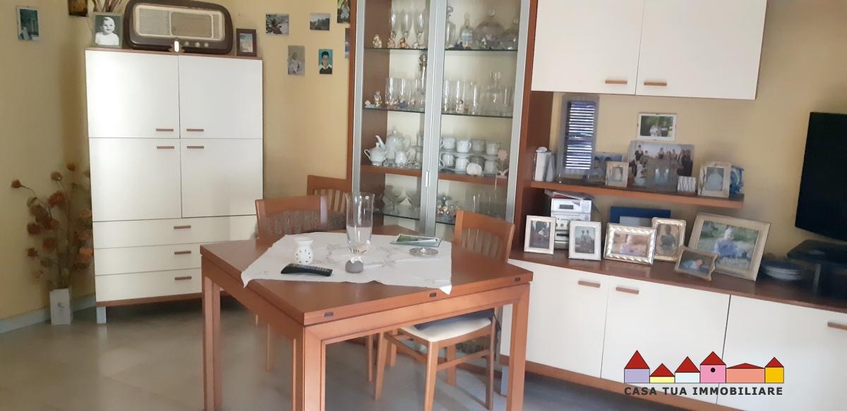 Vendita Multivani, Carrara foto