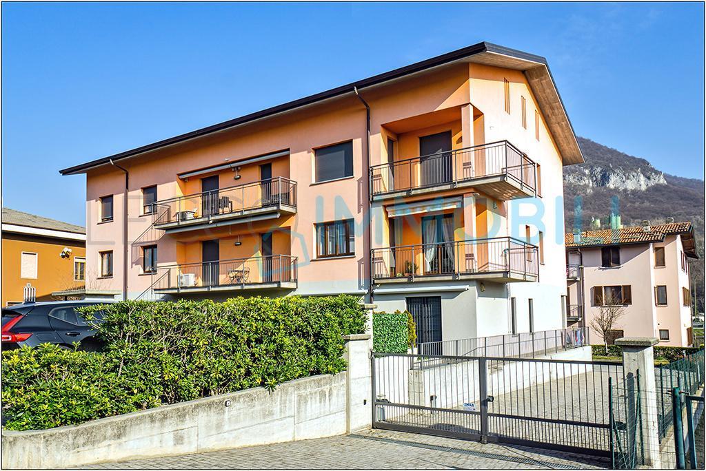 Vendita Appartamento, Civate foto