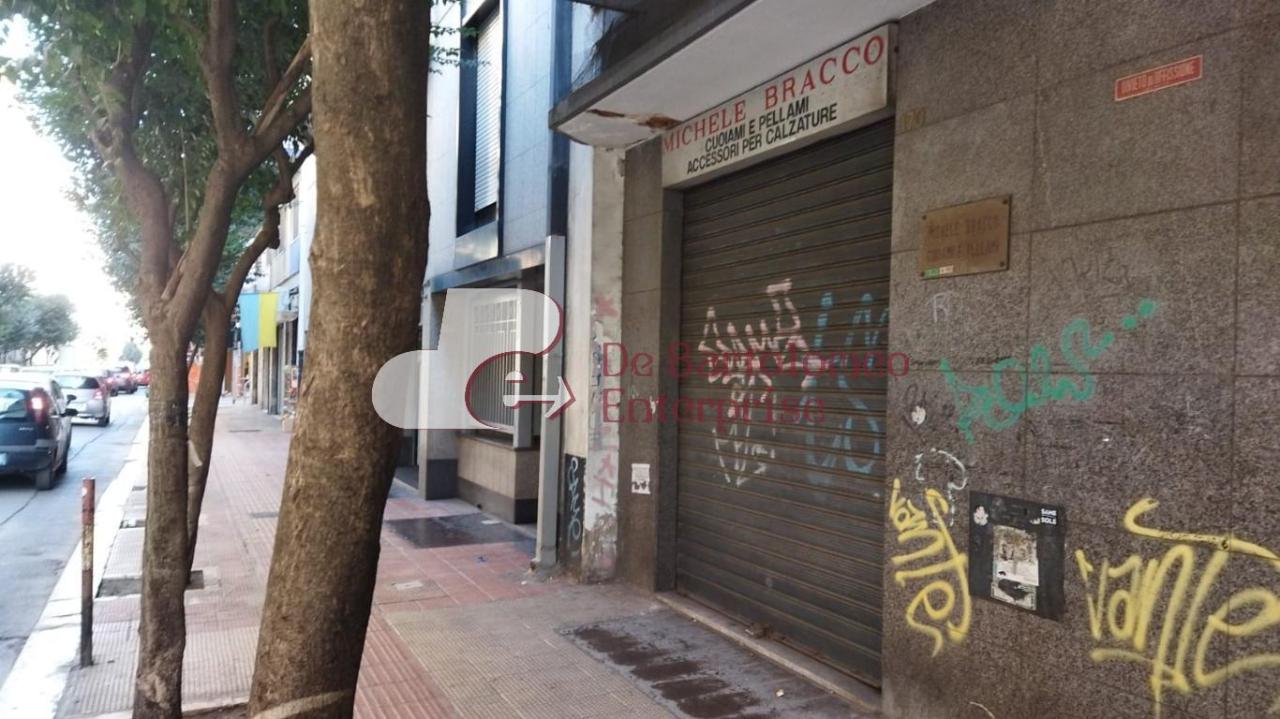 Vendita Negozio, Bari foto