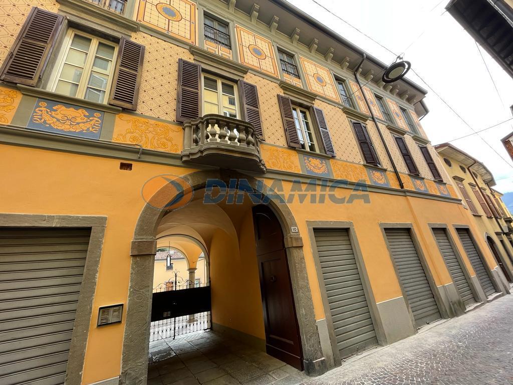 Vendita Negozio, Caprino Bergamasco foto