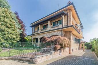Vendita Villa bifamiliare, Limbiate