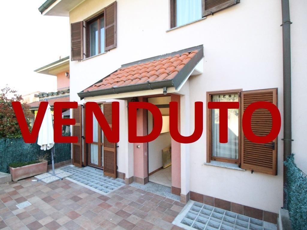 Vendita Villa a schiera, Besana in Brianza foto