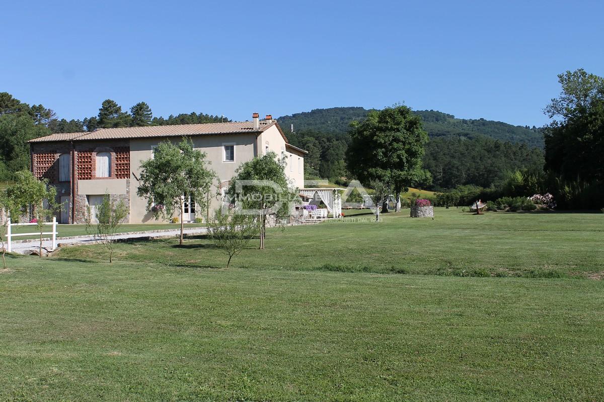 Vendita Garage e posti auto, Lucca foto