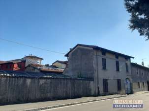 Vendita Trivani, Azzano San Paolo Vendita Trivani, Azzano San Paolo