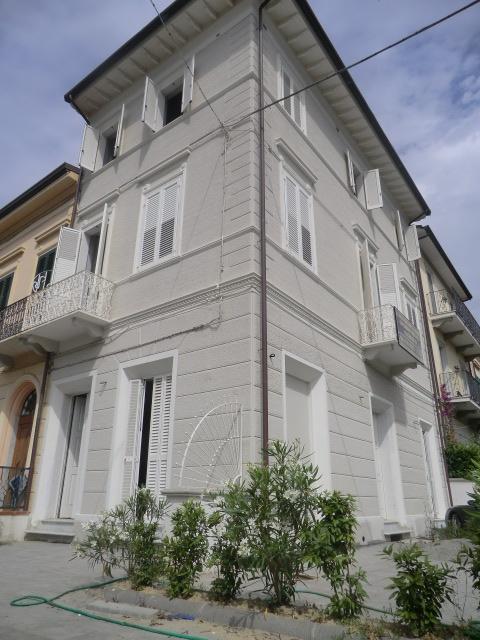 Vendita Quadrivani, Viareggio foto