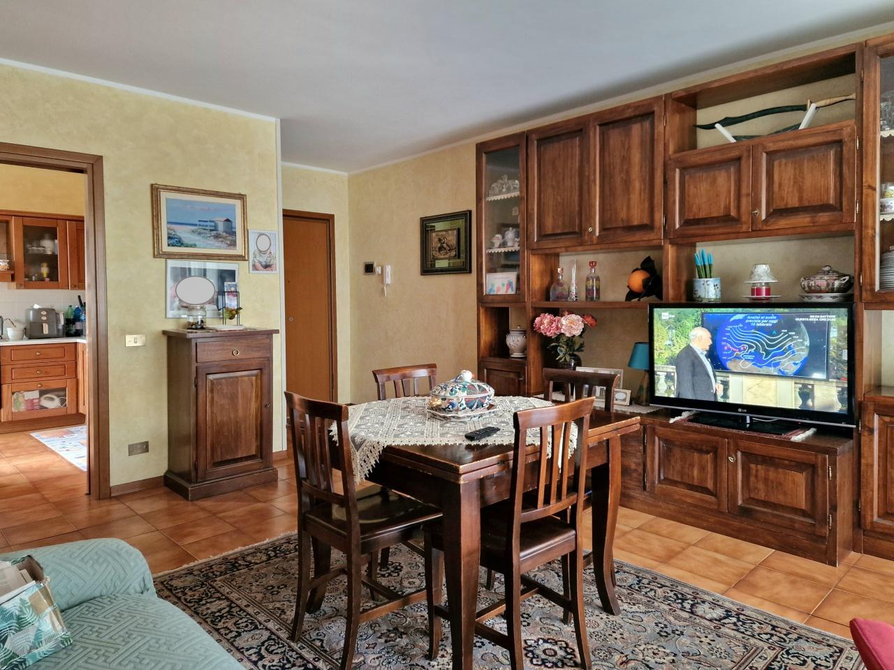 Vendita Pentavani, Massa foto