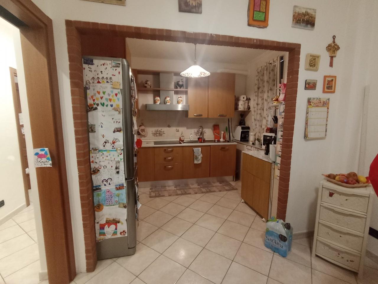 Vendita Esavani, Genova foto