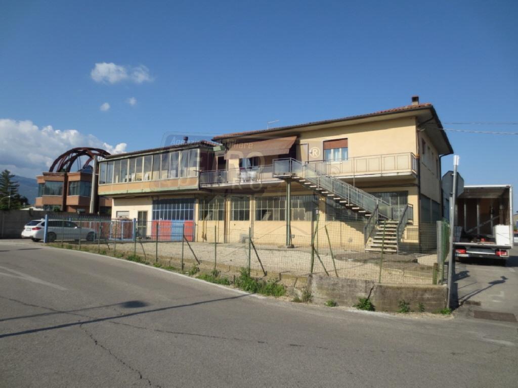 Vendita Case, Thiene foto