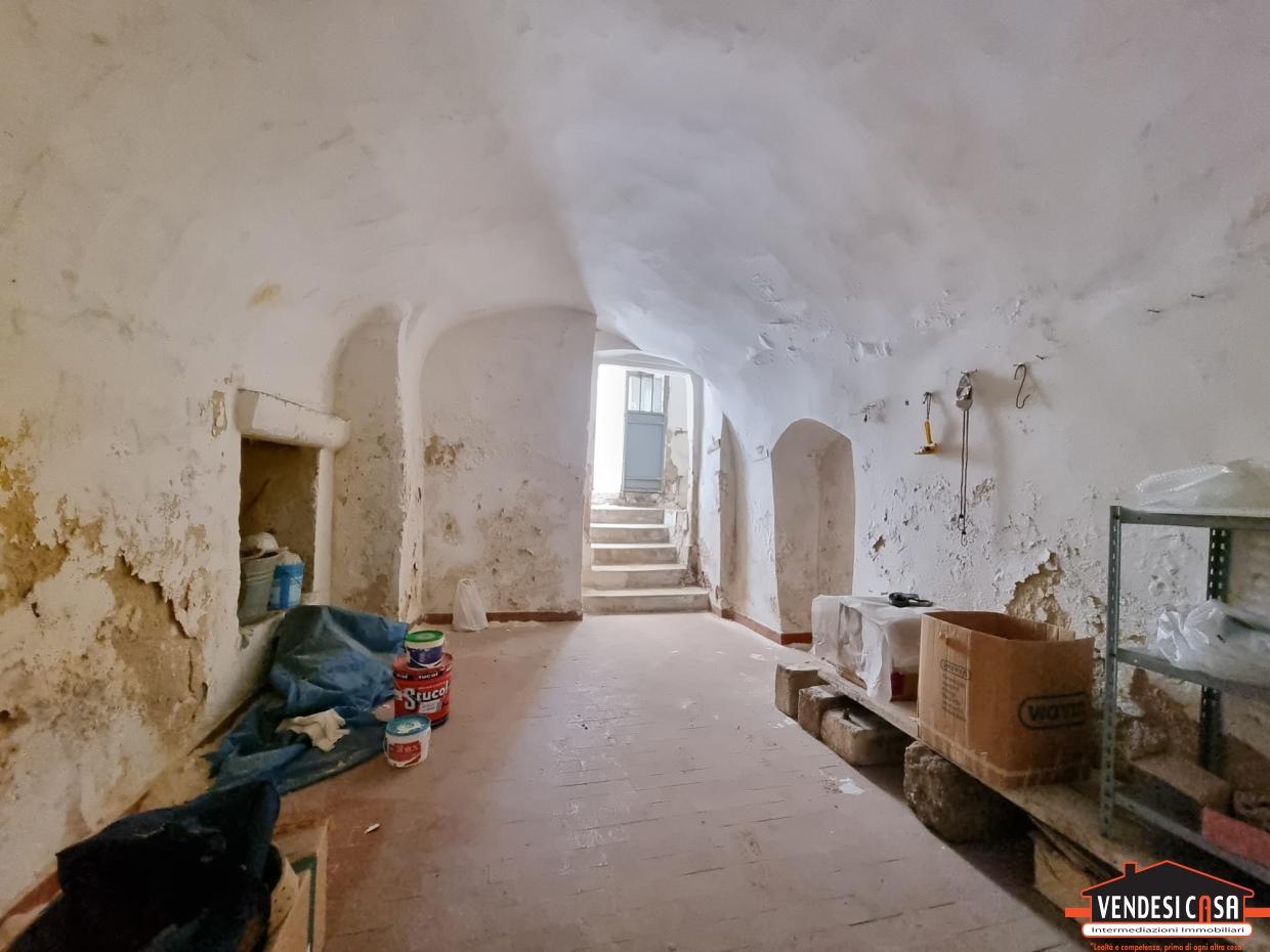 Vendita Magazzino, Adelfia foto