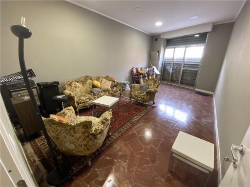 Vendita COMMERCIALE, Capraia e Limite foto