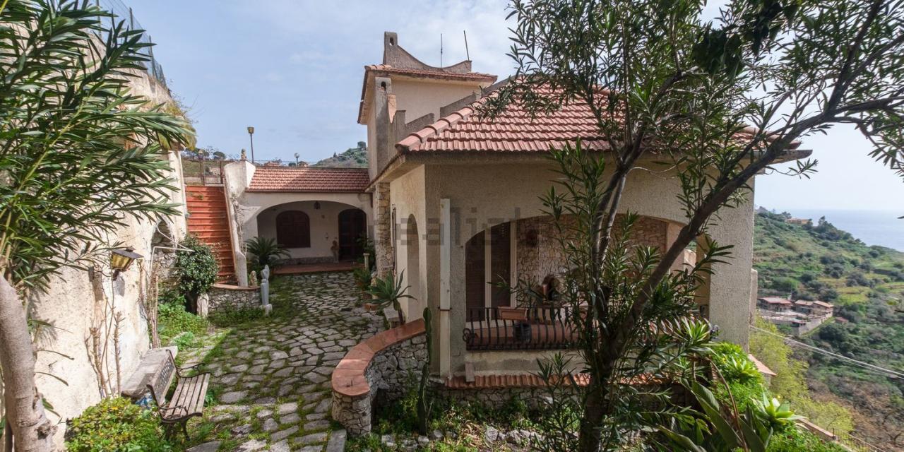 Vendita Multivani, Castelmola foto