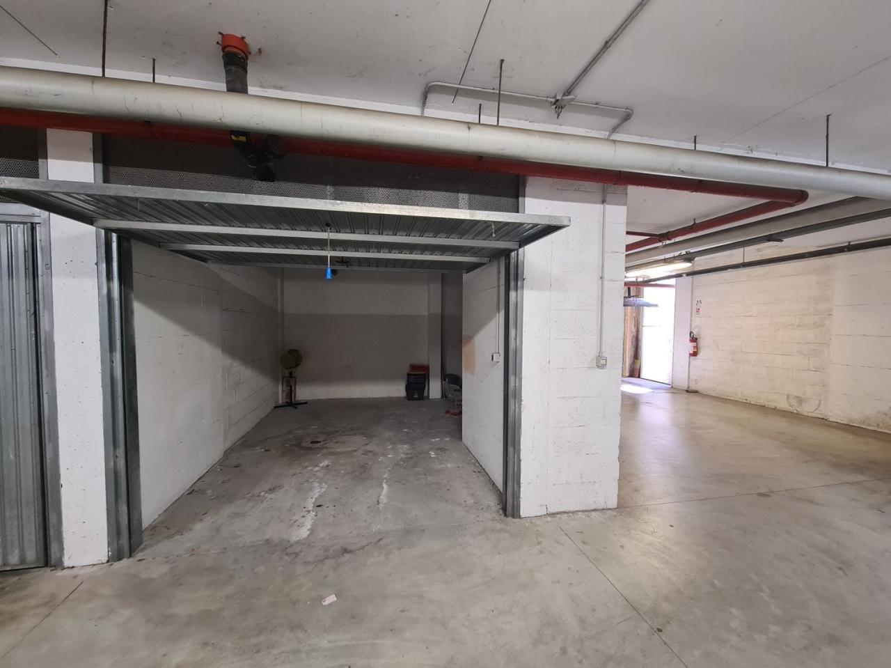 Vendita Garage e posti auto, Fiumicino foto