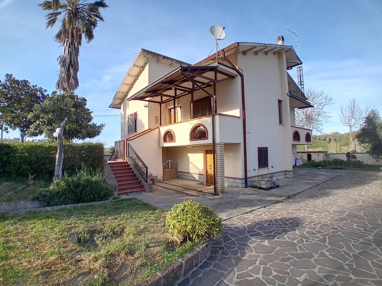 Vendita Multivani, Manoppello foto