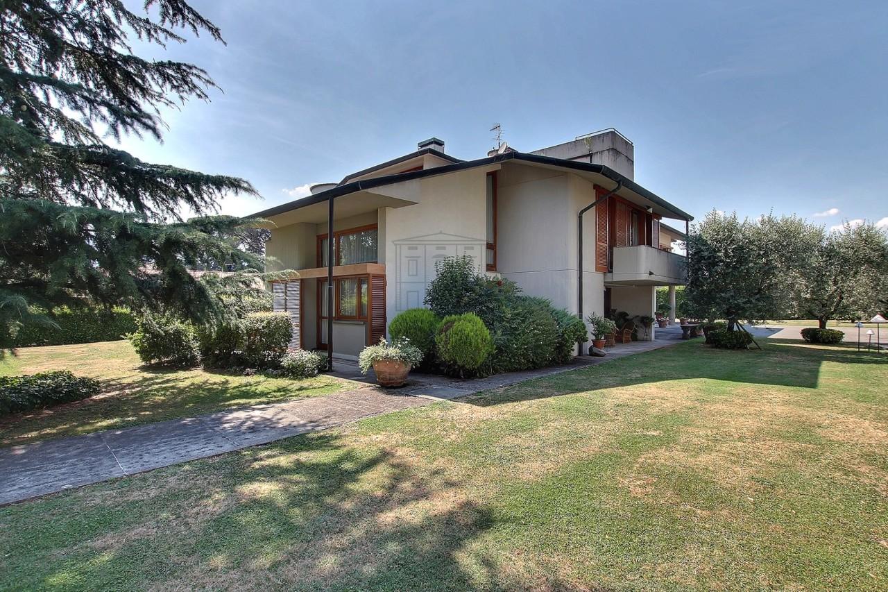 Vendita Multivani, Barga foto