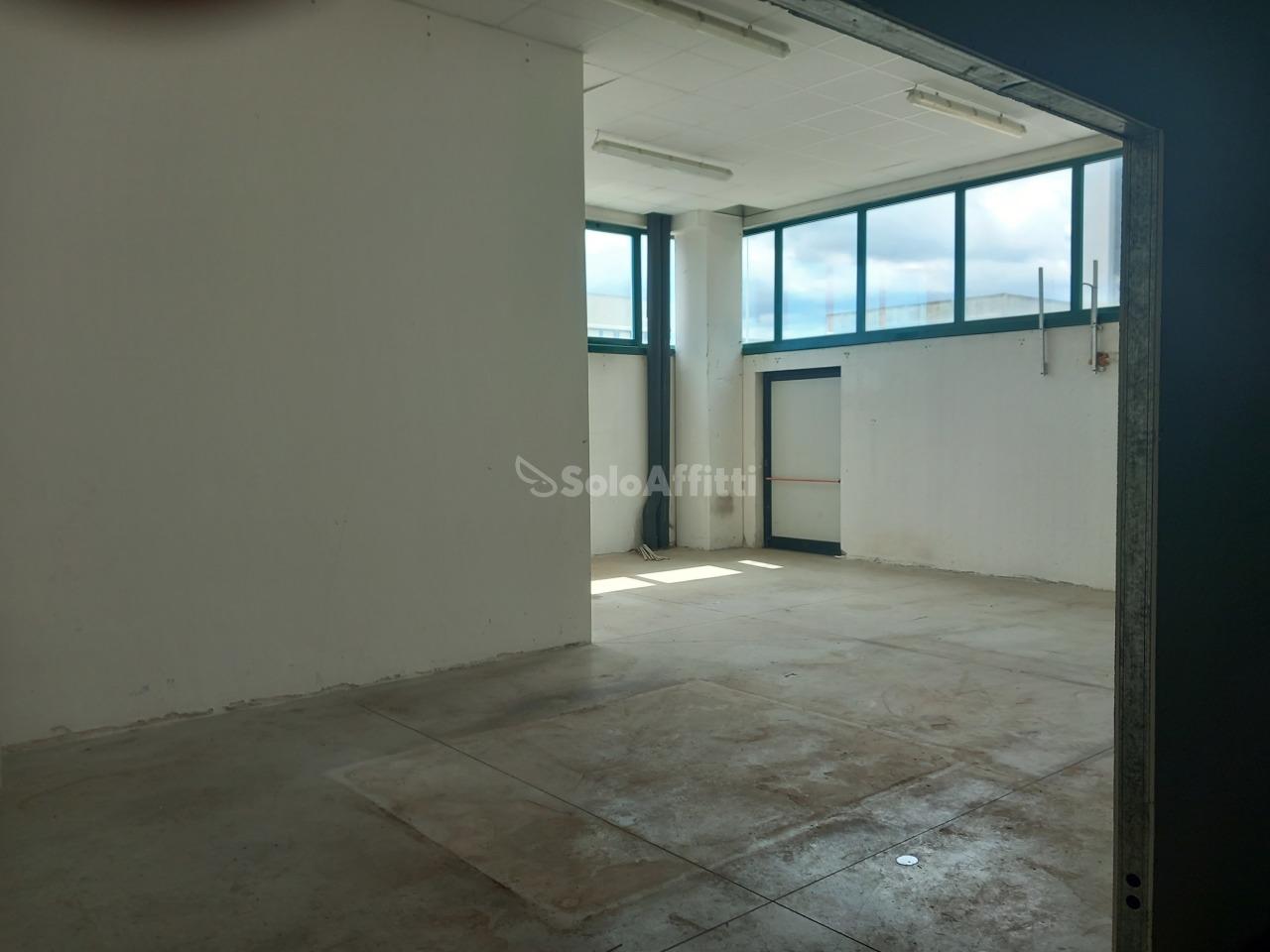 Affitto Capannone , Senigallia foto