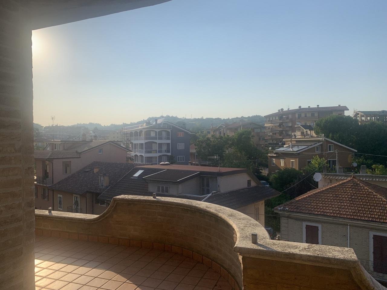 Vendita Pentavani, Monsampolo del Tronto foto