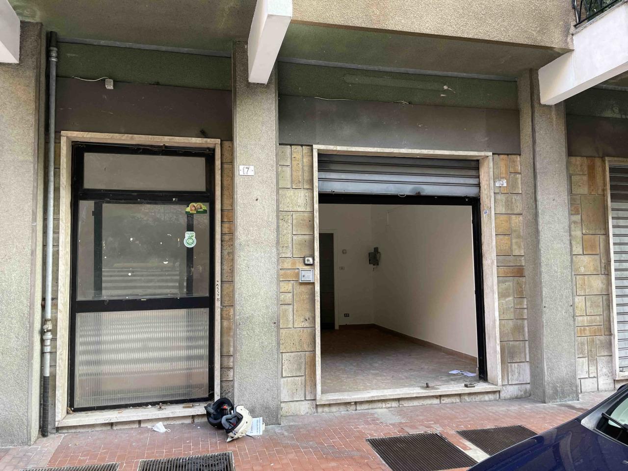 Vendita Monovano, Genova foto