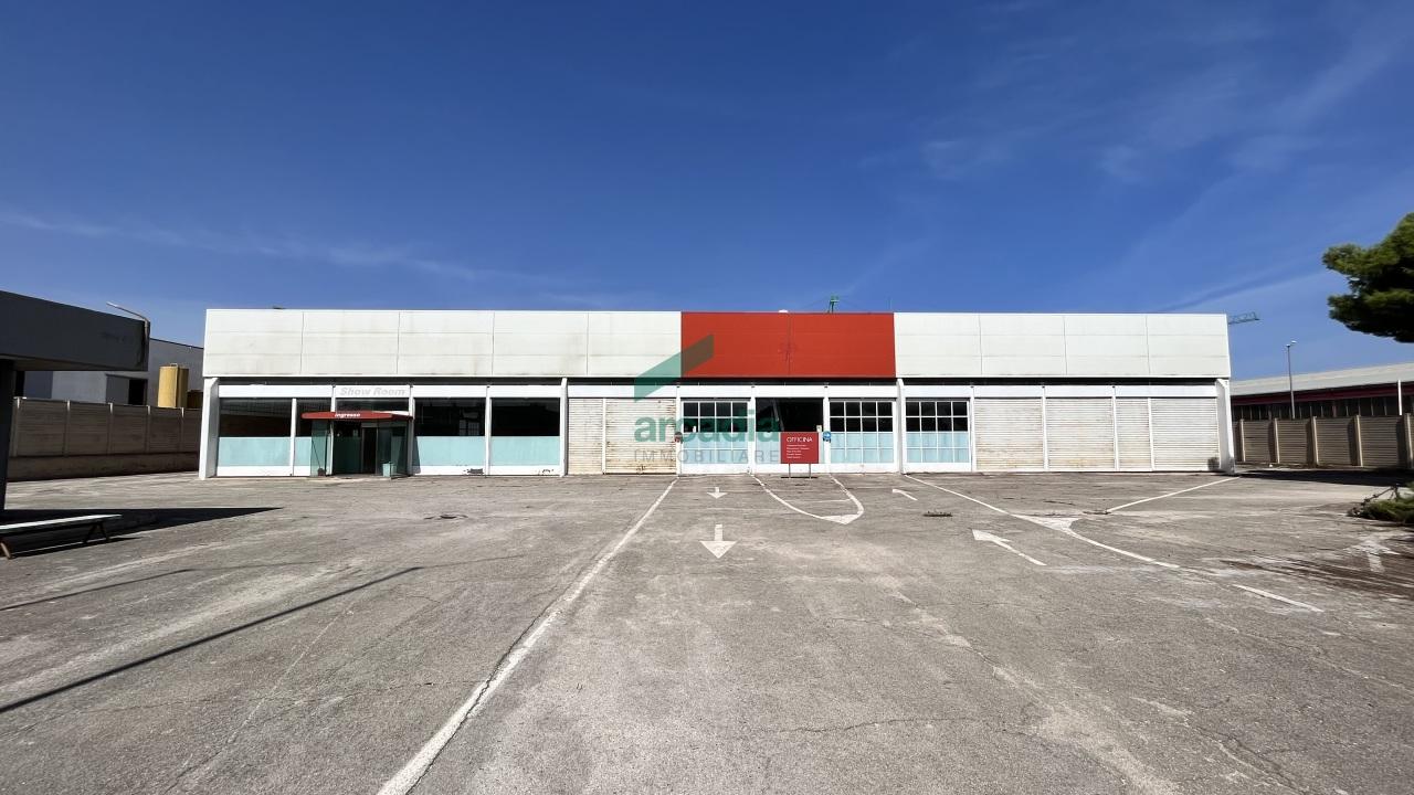 Vendita Industriale, Bari foto