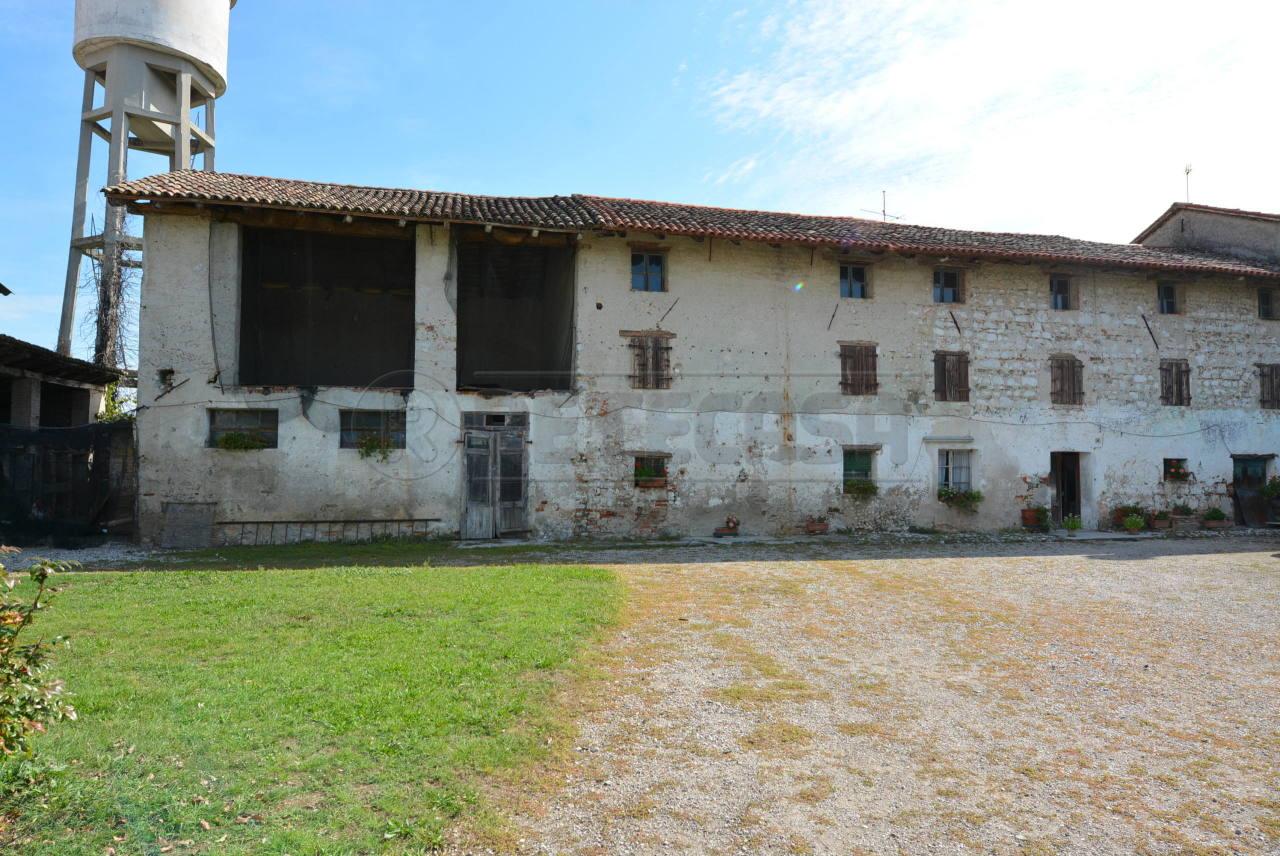 Vendita Case, Chiopris-Viscone foto