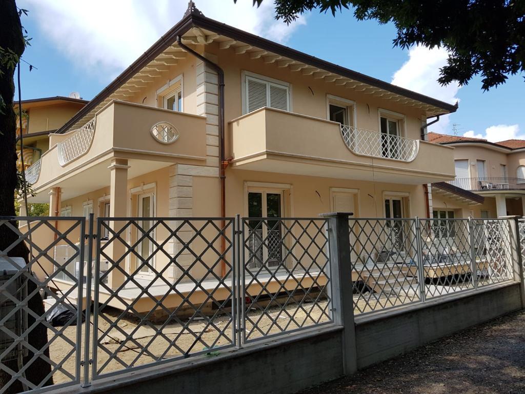 Vendita Multivani, Camaiore foto