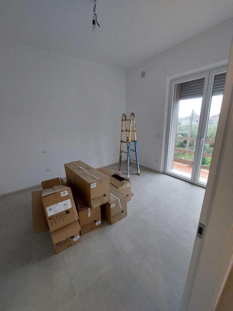 Vendita Pentavani, Luni foto