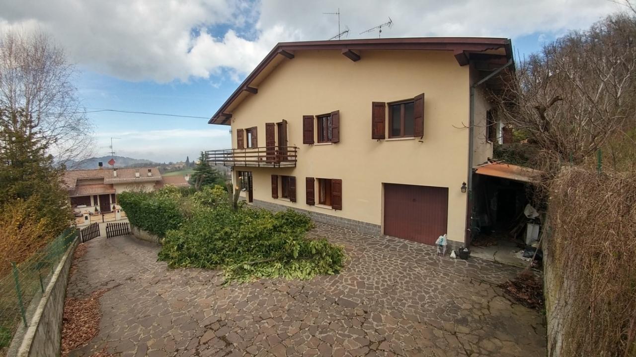 Vendita Multivani, Zocca foto