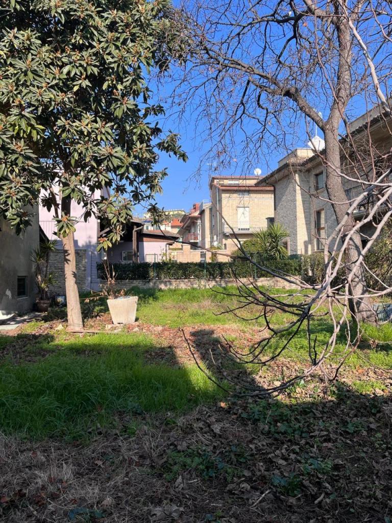 Vendita Multivani, Castel di Lama foto