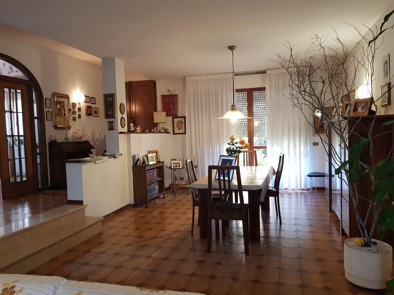 Vendita Eptavani, Calci foto