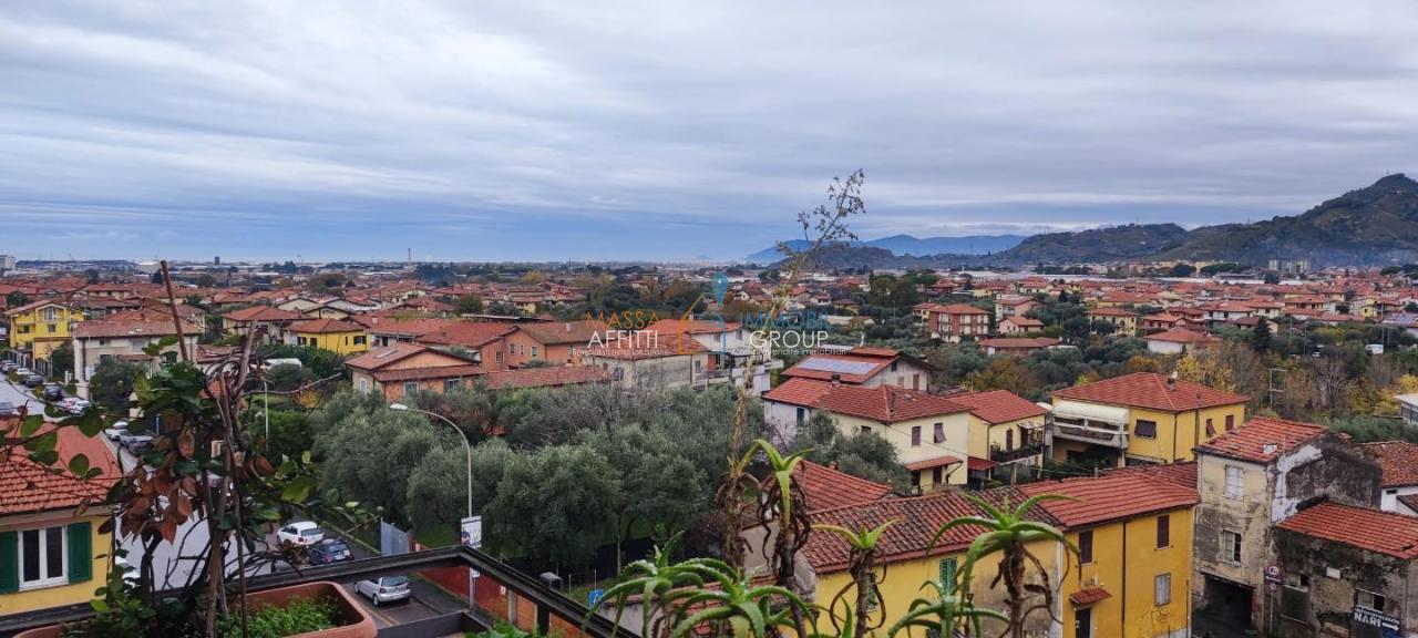 Vendita Quadrivani, Massa foto