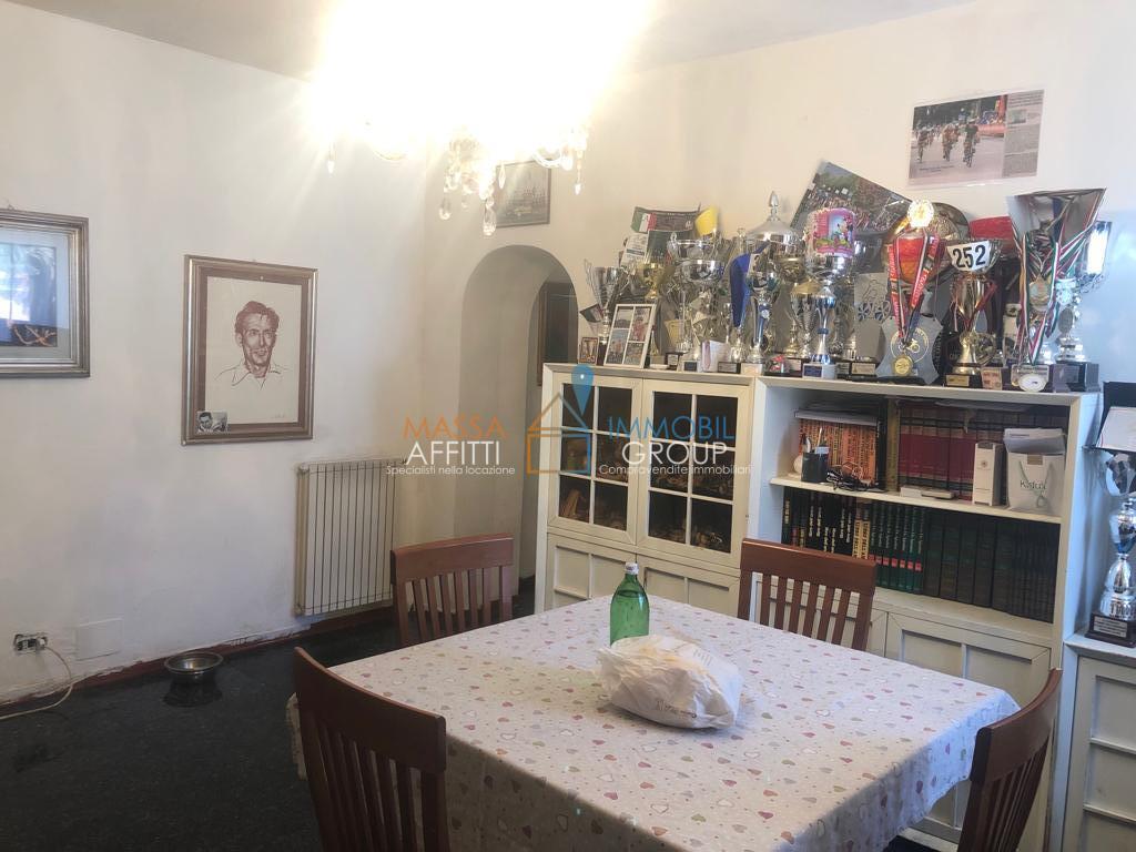 Vendita Trivani, Massa foto