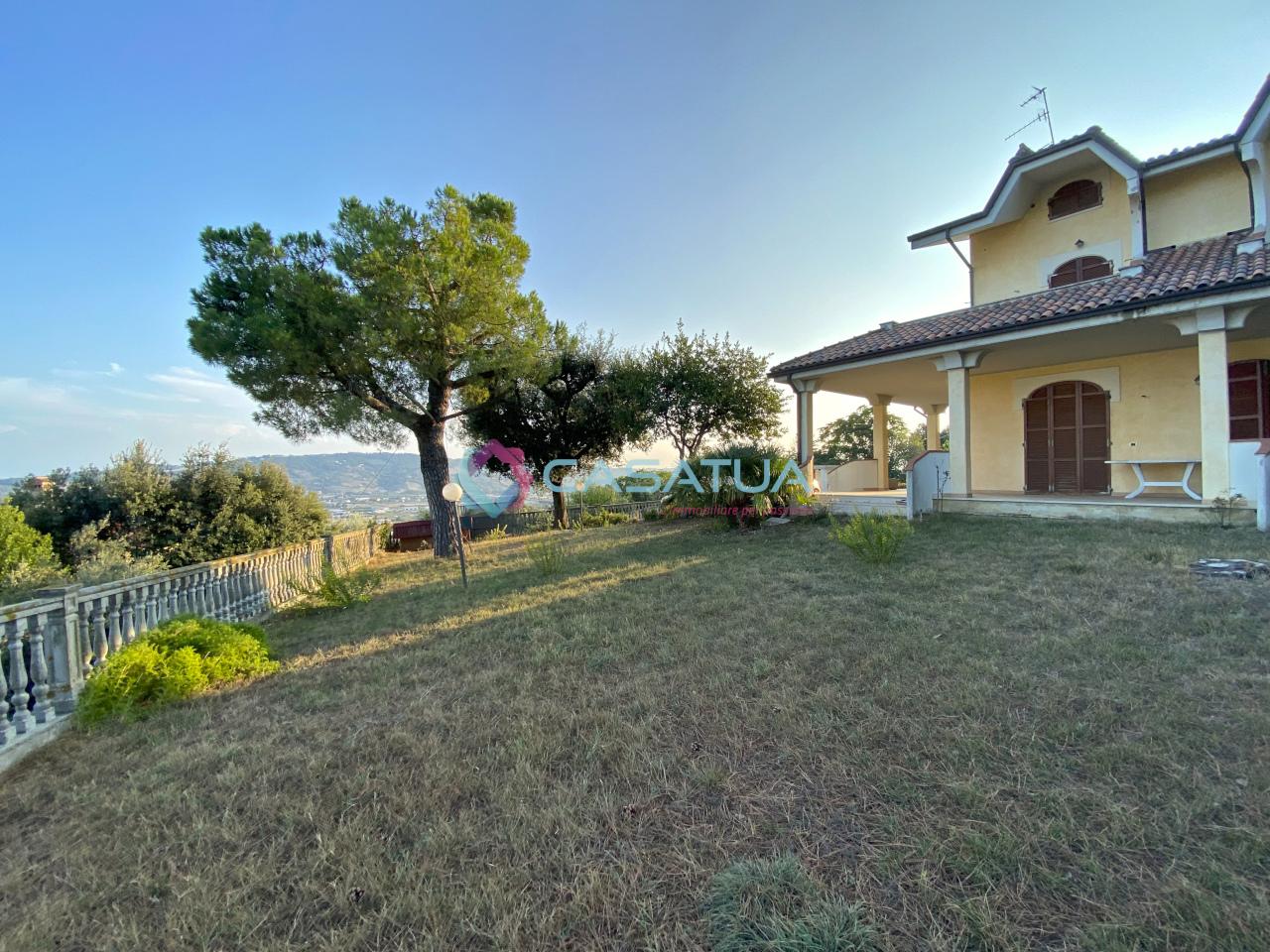 Sale Multivani, San Benedetto del Tronto foto