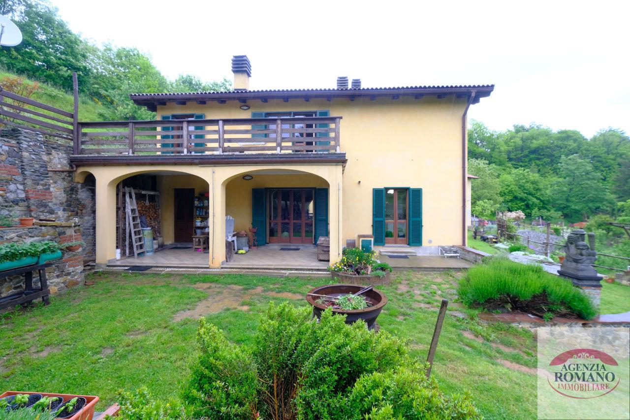 Vendita Multivani, Altare foto