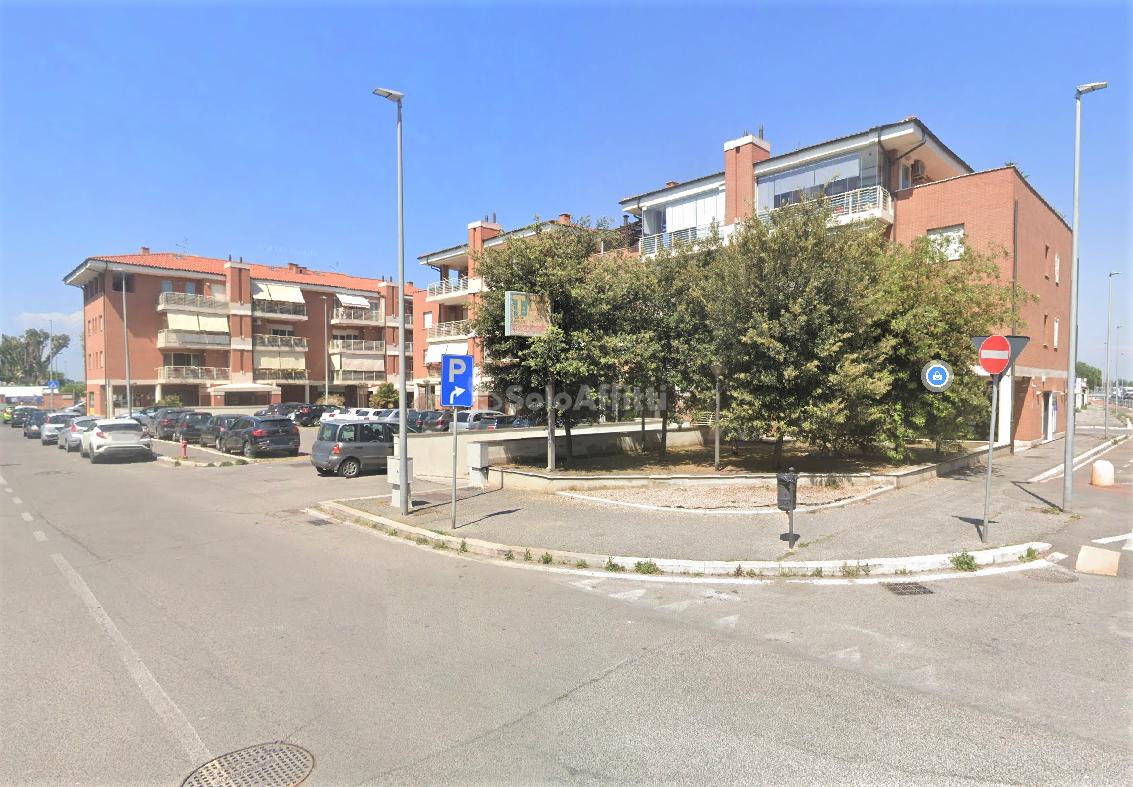 Affitto Garage , Fiumicino foto