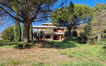 Vendita Multivani, Castiglione del Lago Vendita Multivani, Castiglione del Lago