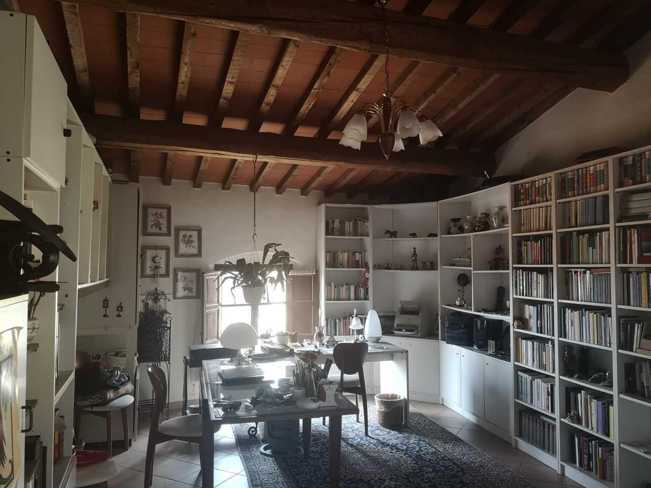 Vendita Case, Calci foto