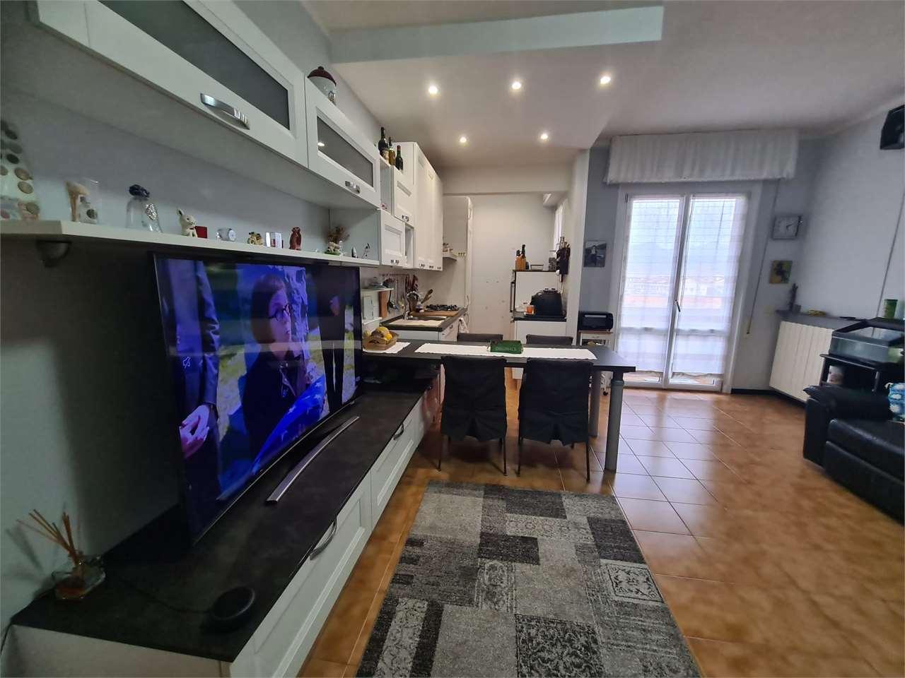 Vendita Trivani, Luni foto