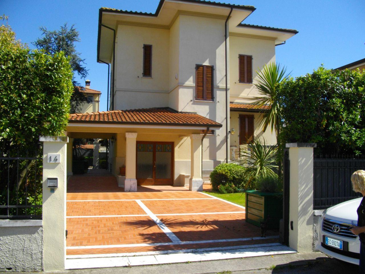 Vendita Multivani, Pietrasanta foto