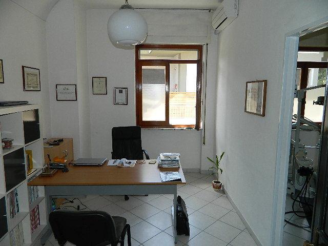 Vendita Pentavani, Luni foto