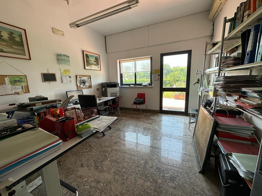Vendita Bivani, Luni foto