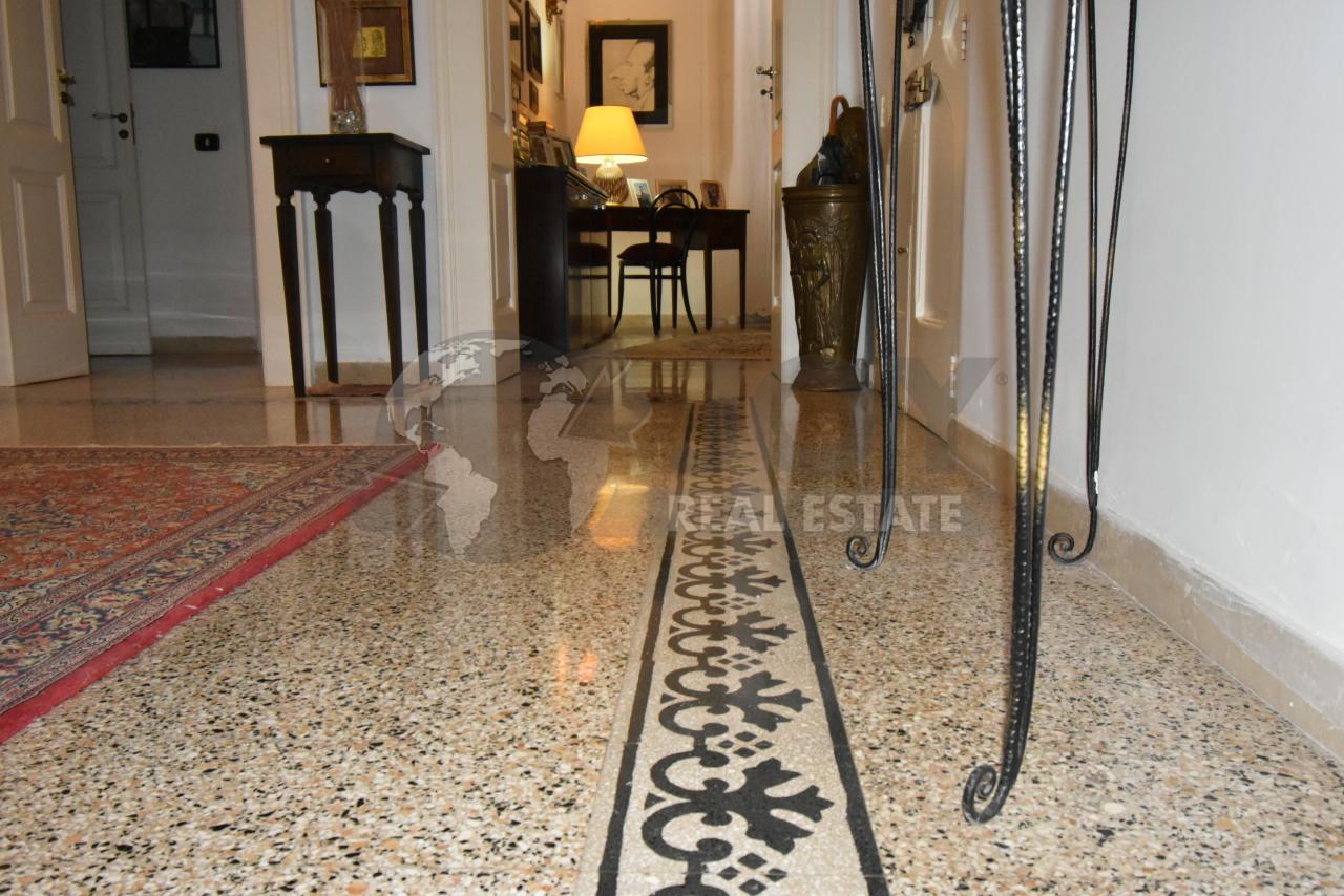 Vendita Esavani, Lecce foto