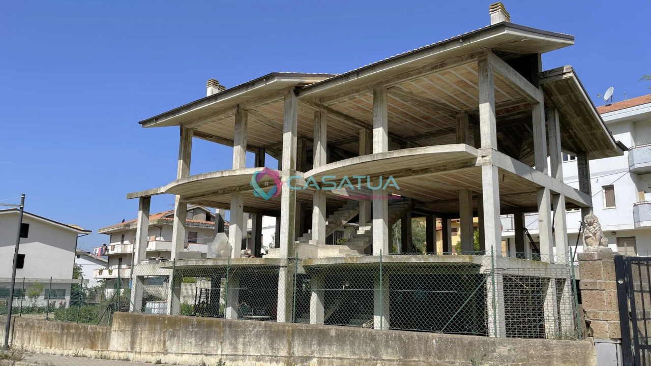 Vendita Quadrivani, Cappelle sul Tavo foto