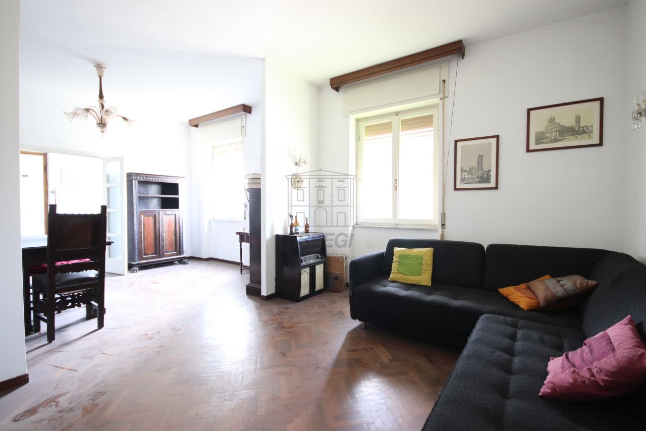 Vendita Esavani, Lucca foto