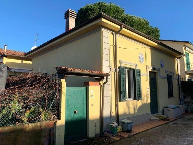 Vendita Quadrivani, Pietrasanta foto